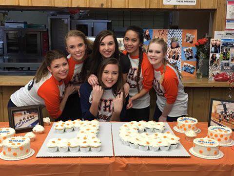 The '15-'16 seniors mingling with lots of baked goods